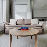Blueground 7 Furnished Close To Offices Prg-27 Apartament *