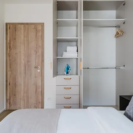 Blueground 7 Furnished Close To Offices Prg-27 Apartament Praga