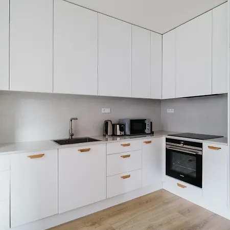 아파트 Blueground 7 Furnished Close To Offices Prg-27 *