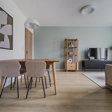 아파트 Blueground 7 Furnished Close To Offices Prg-27 프라하